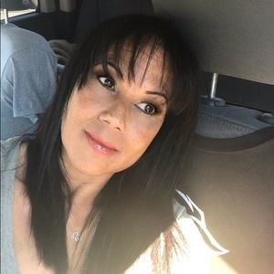 Meet your Posher, Cynthia